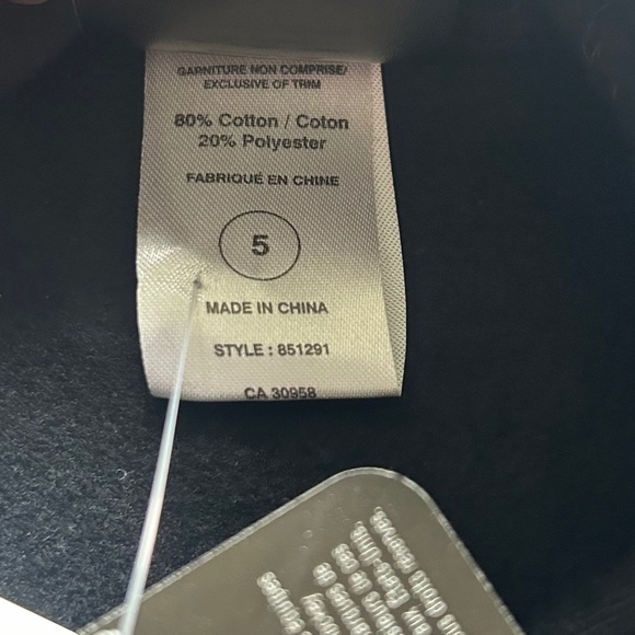 Might Wear Sports Calgary Flames Pull Over Black and Red Hoodie - Picture 7 of 10